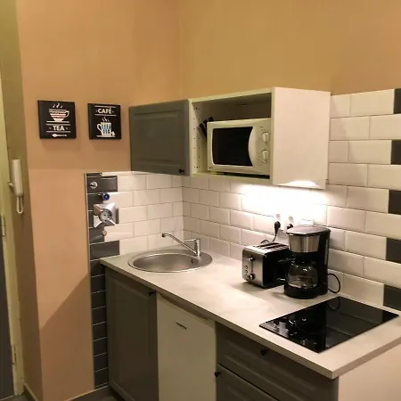 Dohany Studio Apartment